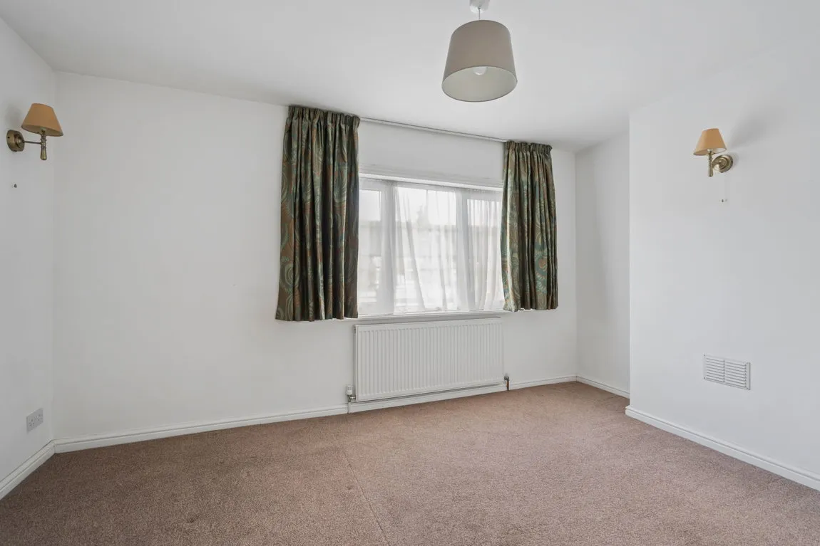 High Street, Northwood, HA6, photo 13