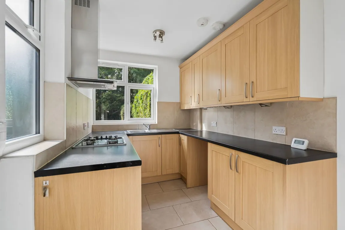 High Street, Northwood, HA6, photo 3