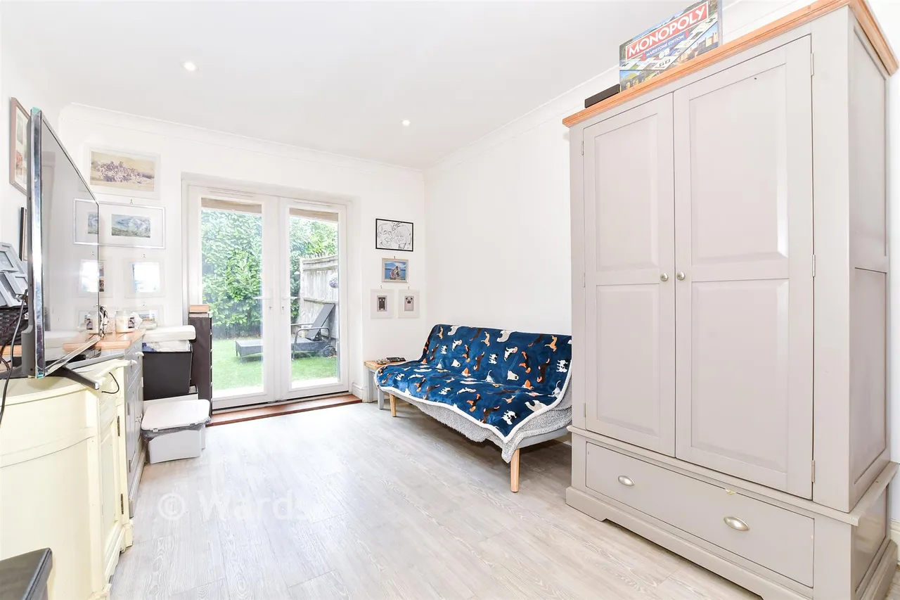 New Hythe Lane, Larkfield, ME20, photo 11