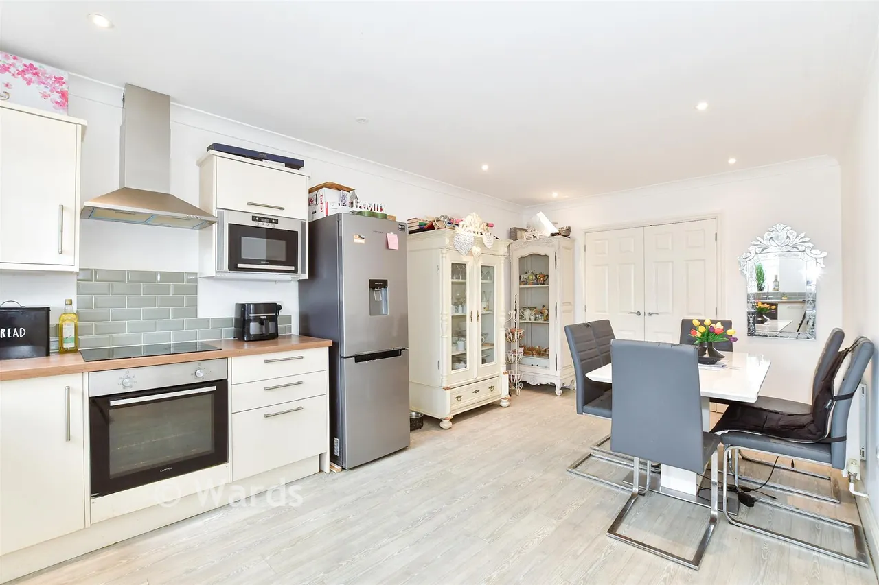New Hythe Lane, Larkfield, ME20, photo 3