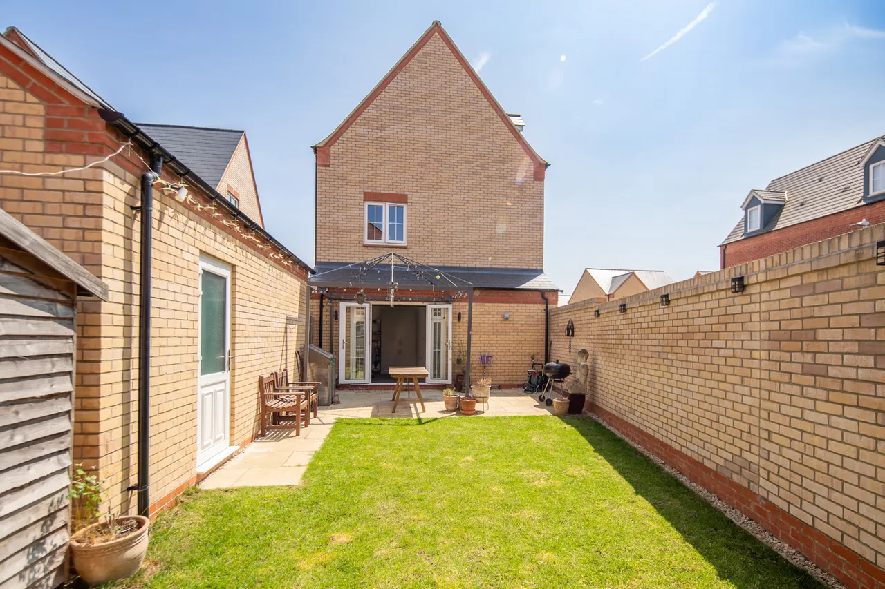 Buxton Close, Bicester, photo 28