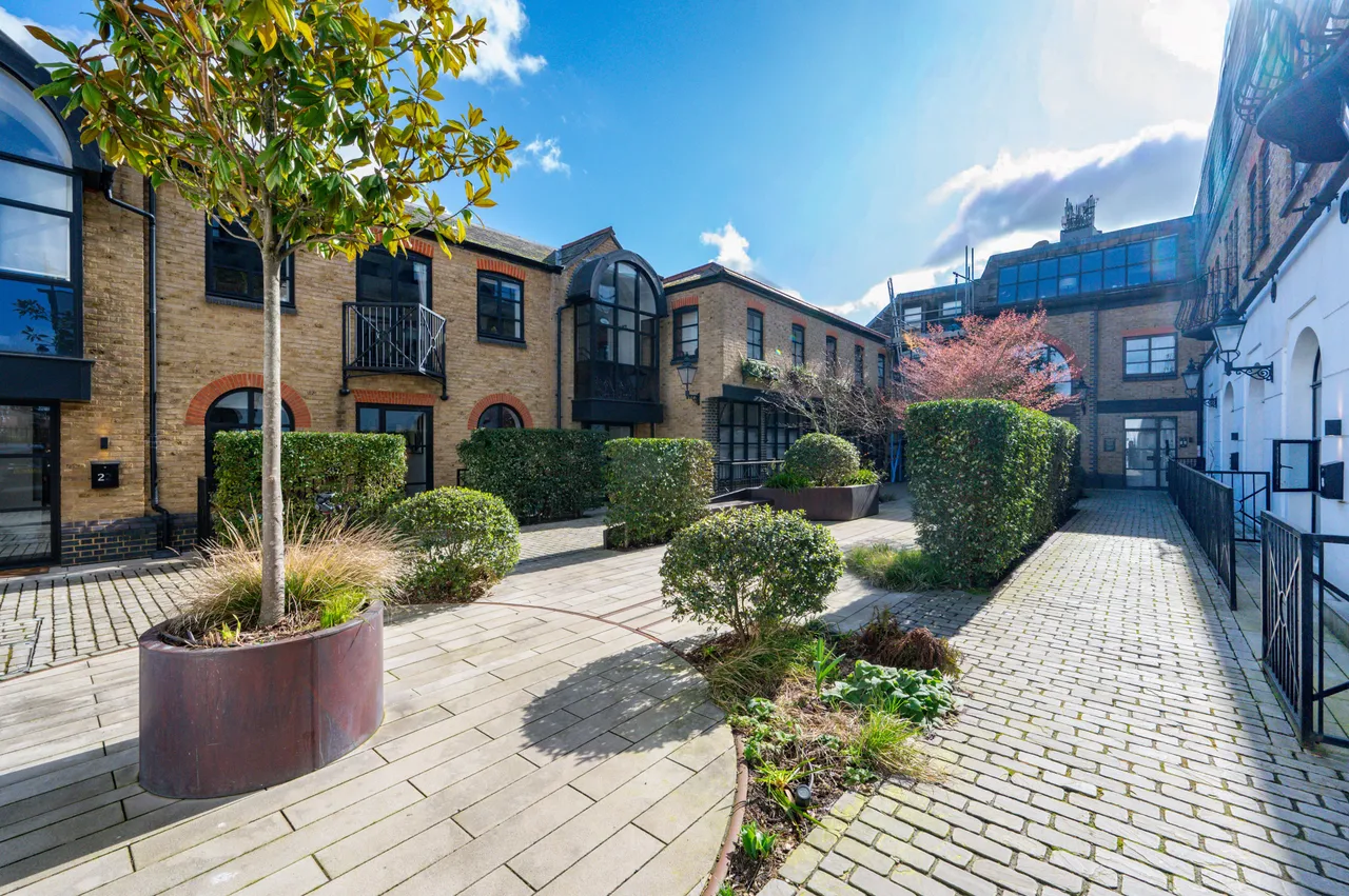 1 bed flat for sale — Flat 21, 7 Old Town, London