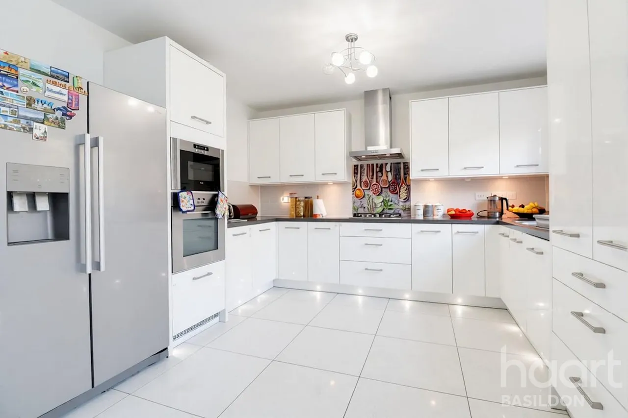 Sellars Way, Basildon, SS15, photo 6