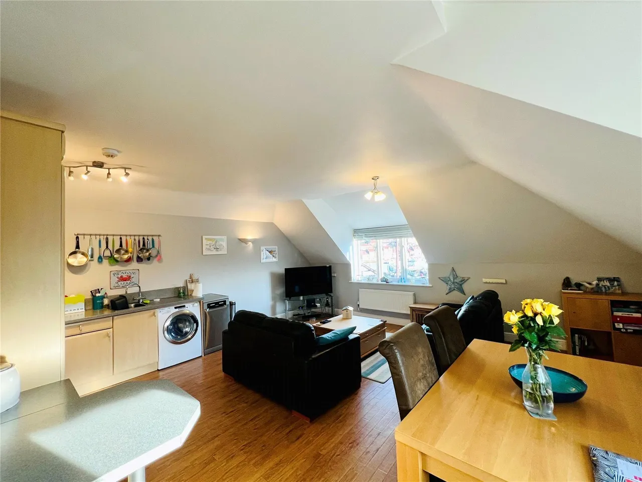 2 bed flat for sale — New Quay Road, Whitby, North Yorkshire, YO21