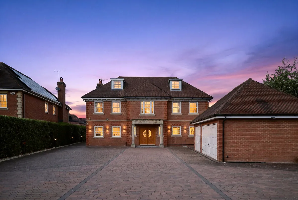 Templewood Lane, Farnham Common, SL2, photo 24