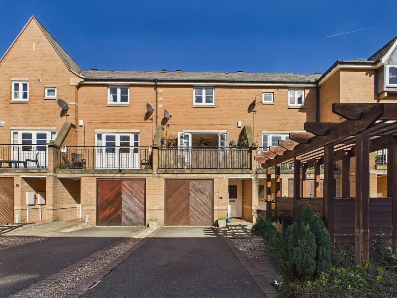 3 bed house for sale — Portland Close, Newbold Road, Chesterfield