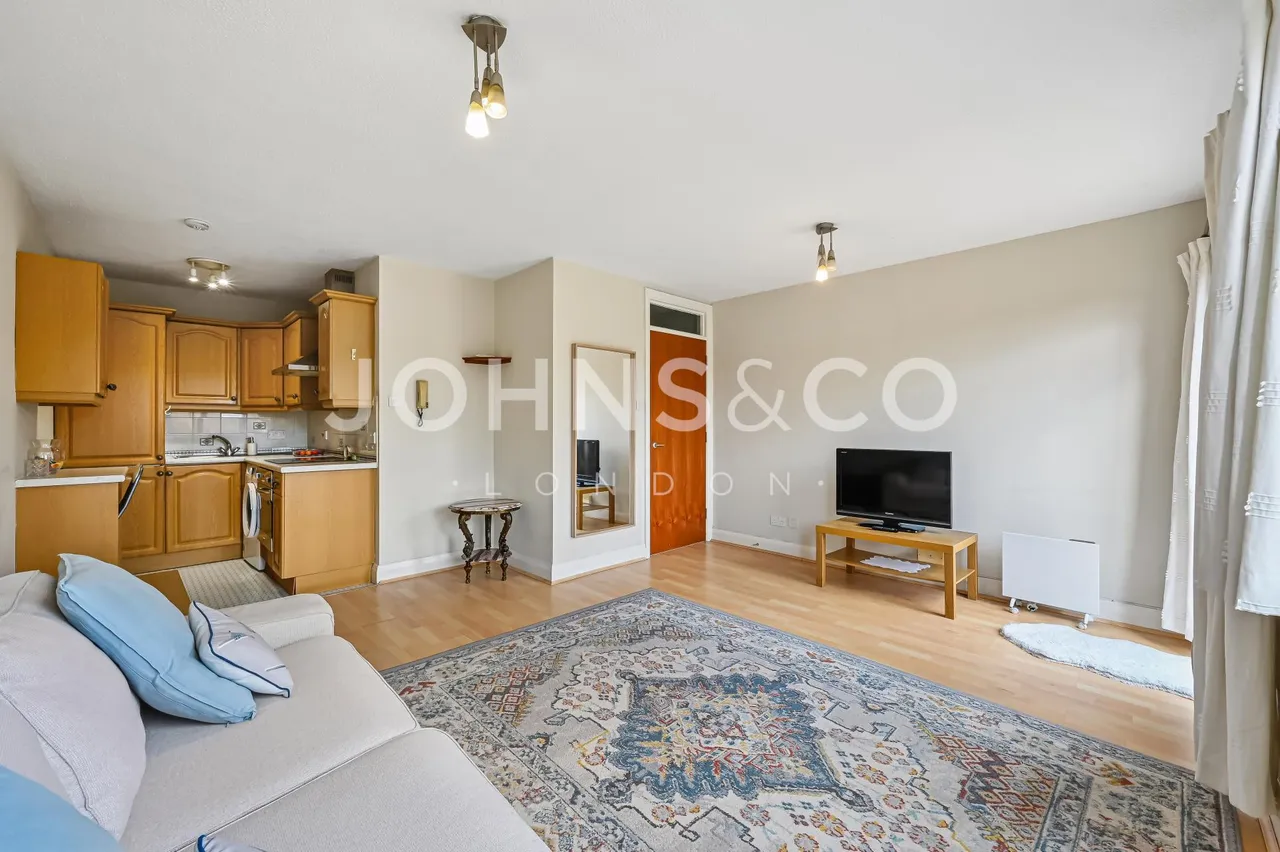 Brook Road South, Brentford, TW8, photo 2