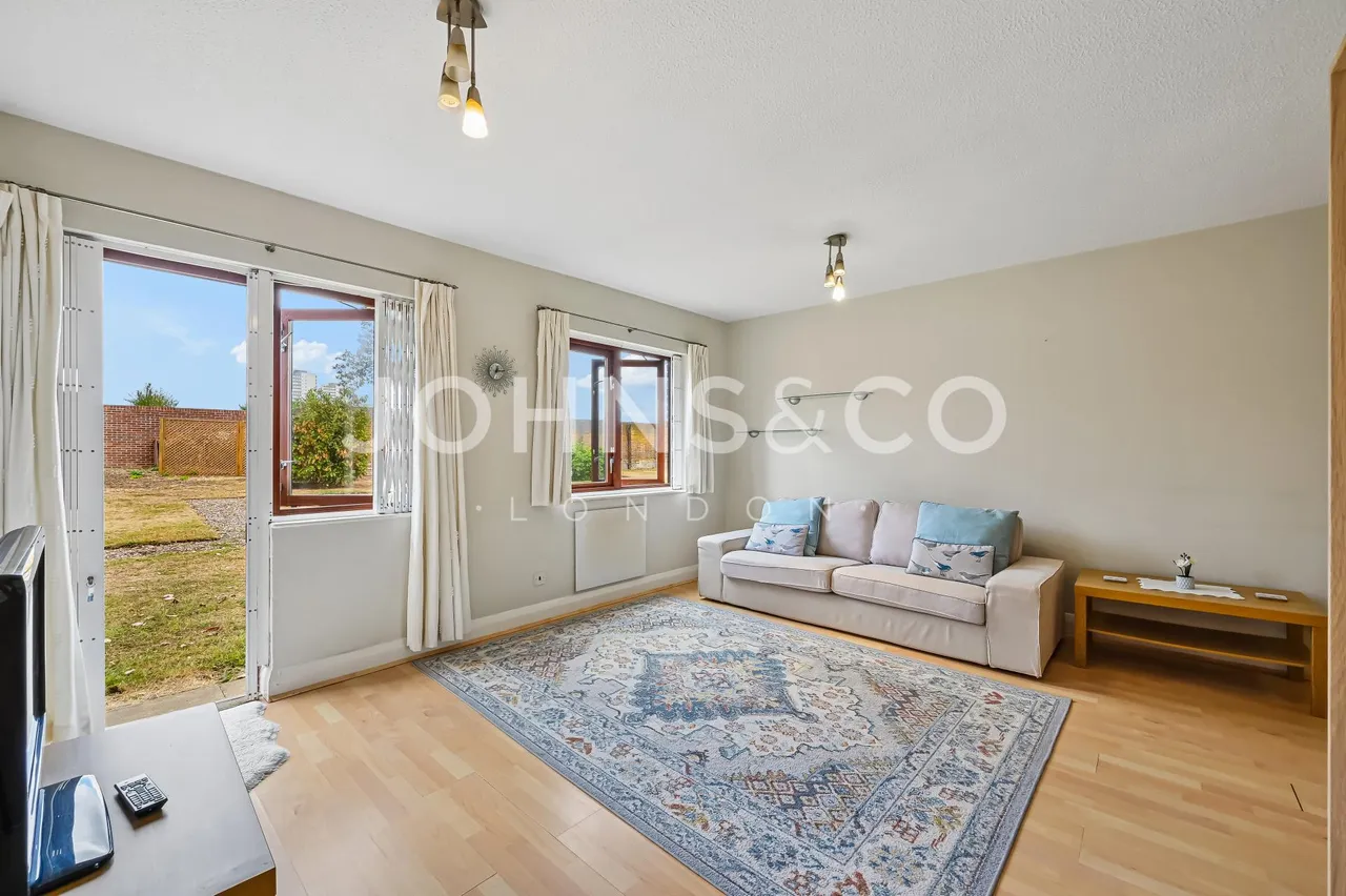Brook Road South, Brentford, TW8, photo 3