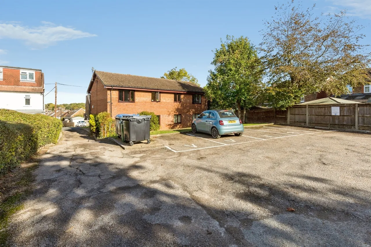 Gordon Road, Burgess Hill, RH15, photo 13