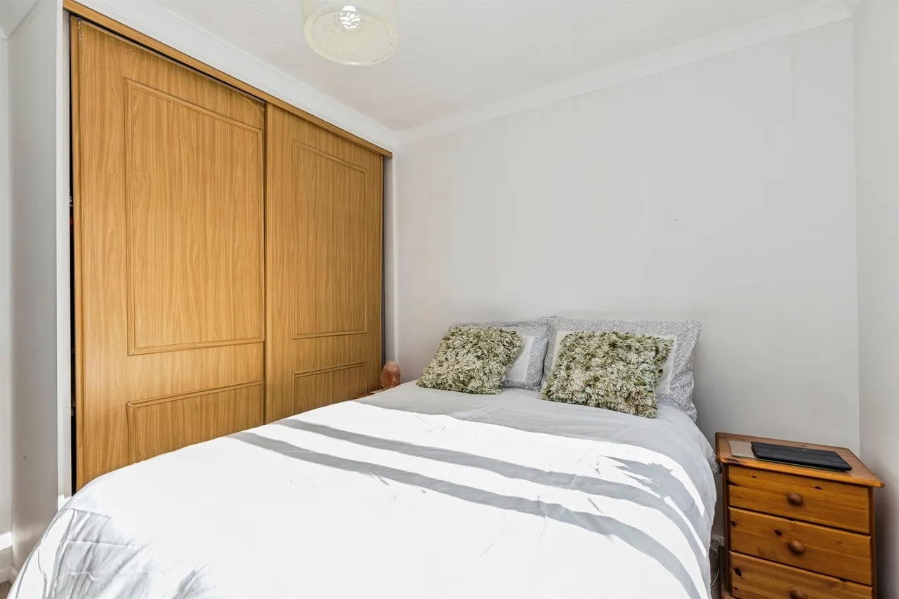 Gordon Road, Burgess Hill, RH15, photo 9