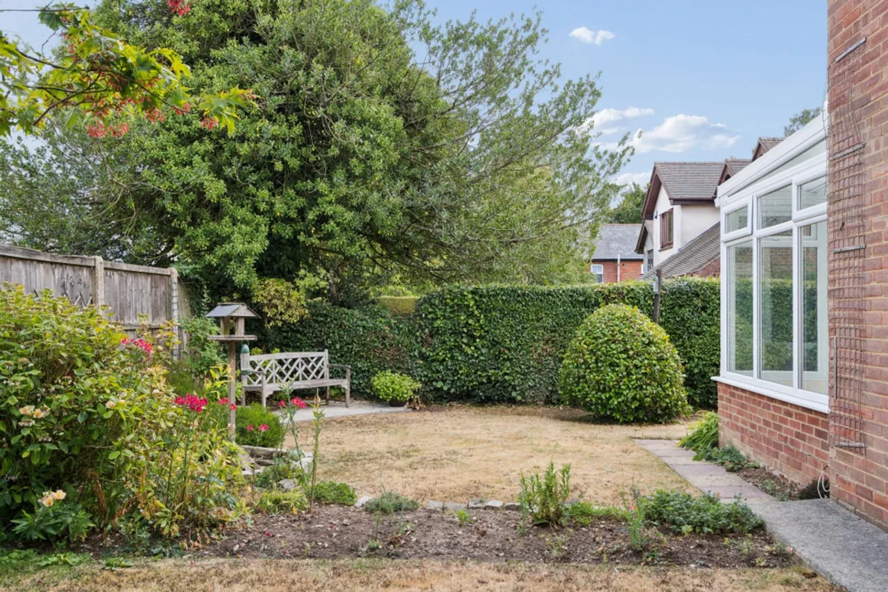 Woodlands Drive, Naphill, HP14, photo 4