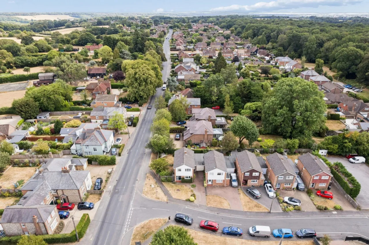 Woodlands Drive, Naphill, HP14, photo 26