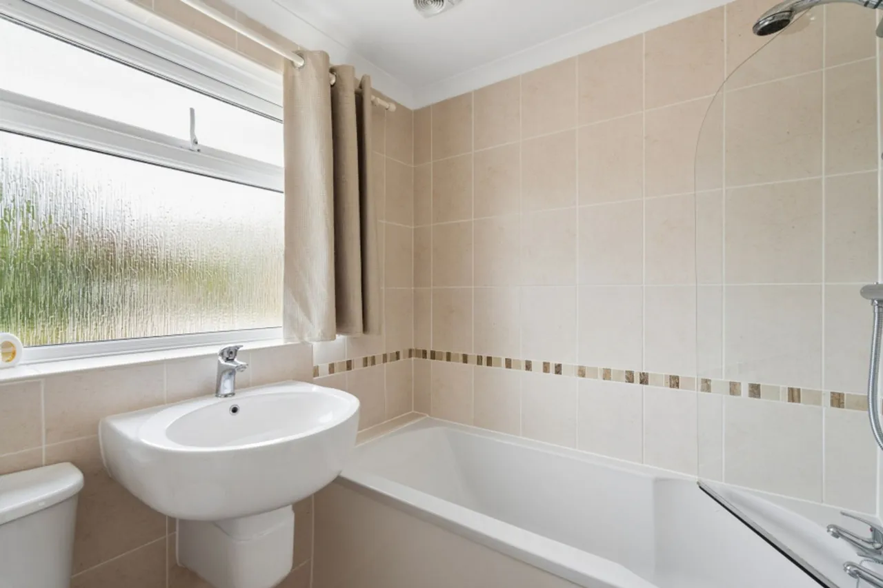 Woodlands Drive, Naphill, HP14, photo 19