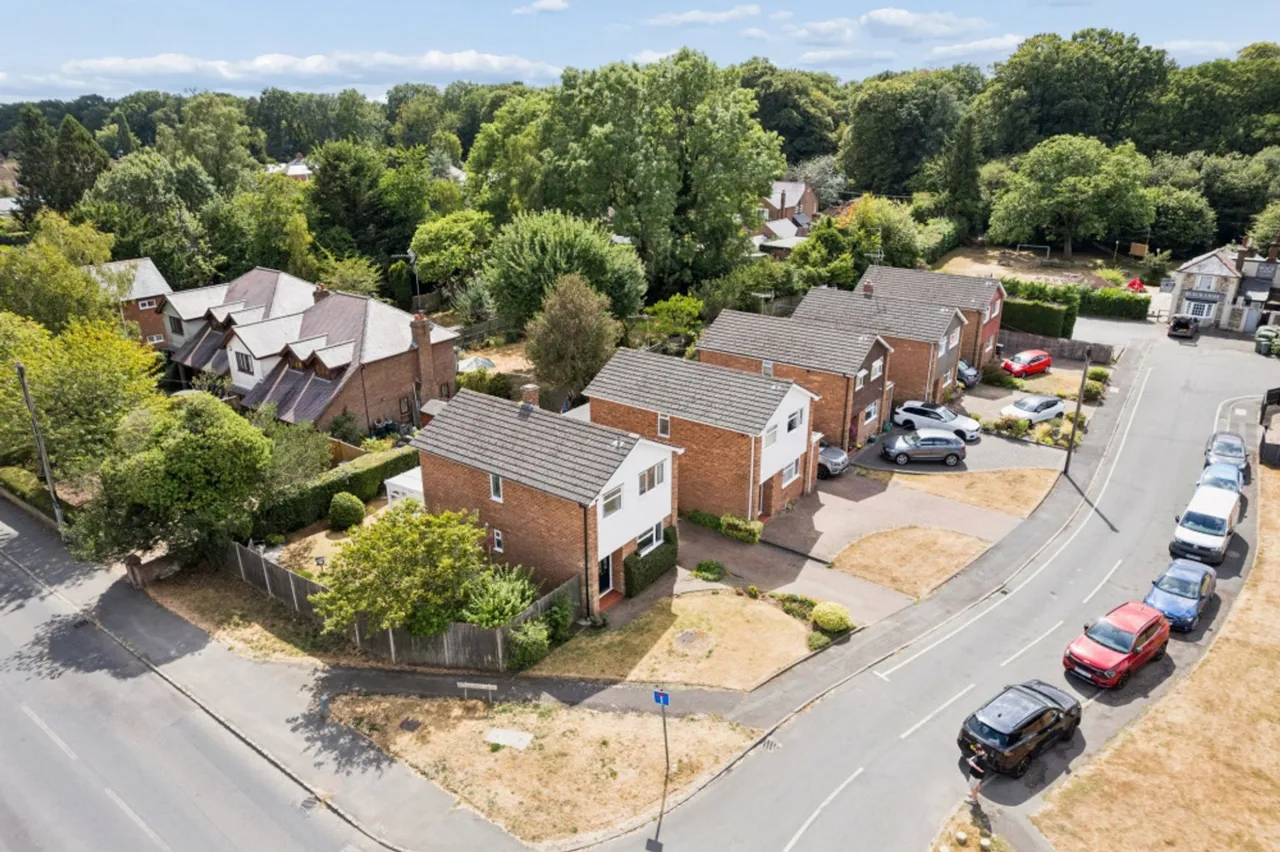 Woodlands Drive, Naphill, HP14, photo 25