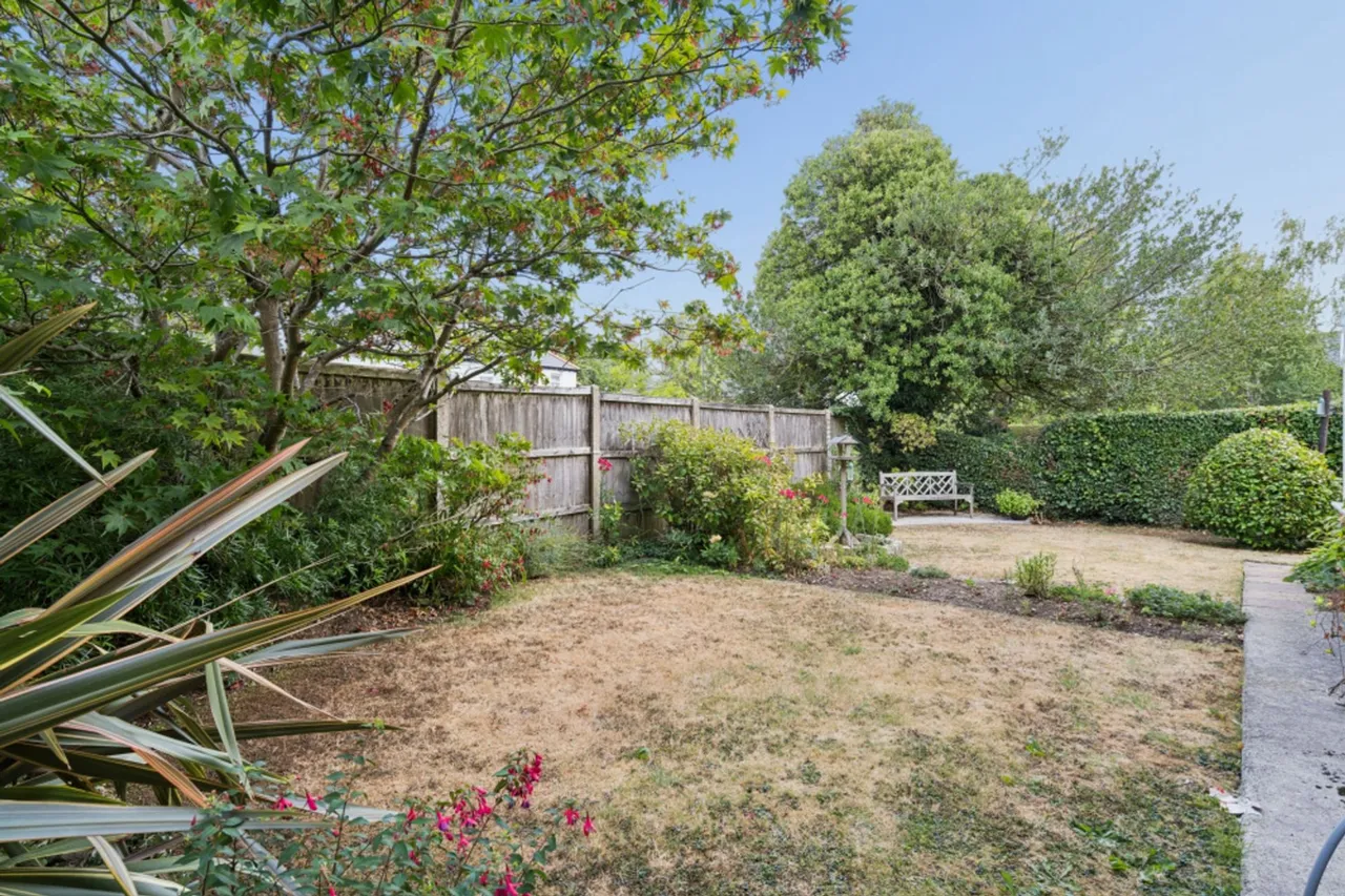 Woodlands Drive, Naphill, HP14, photo 29