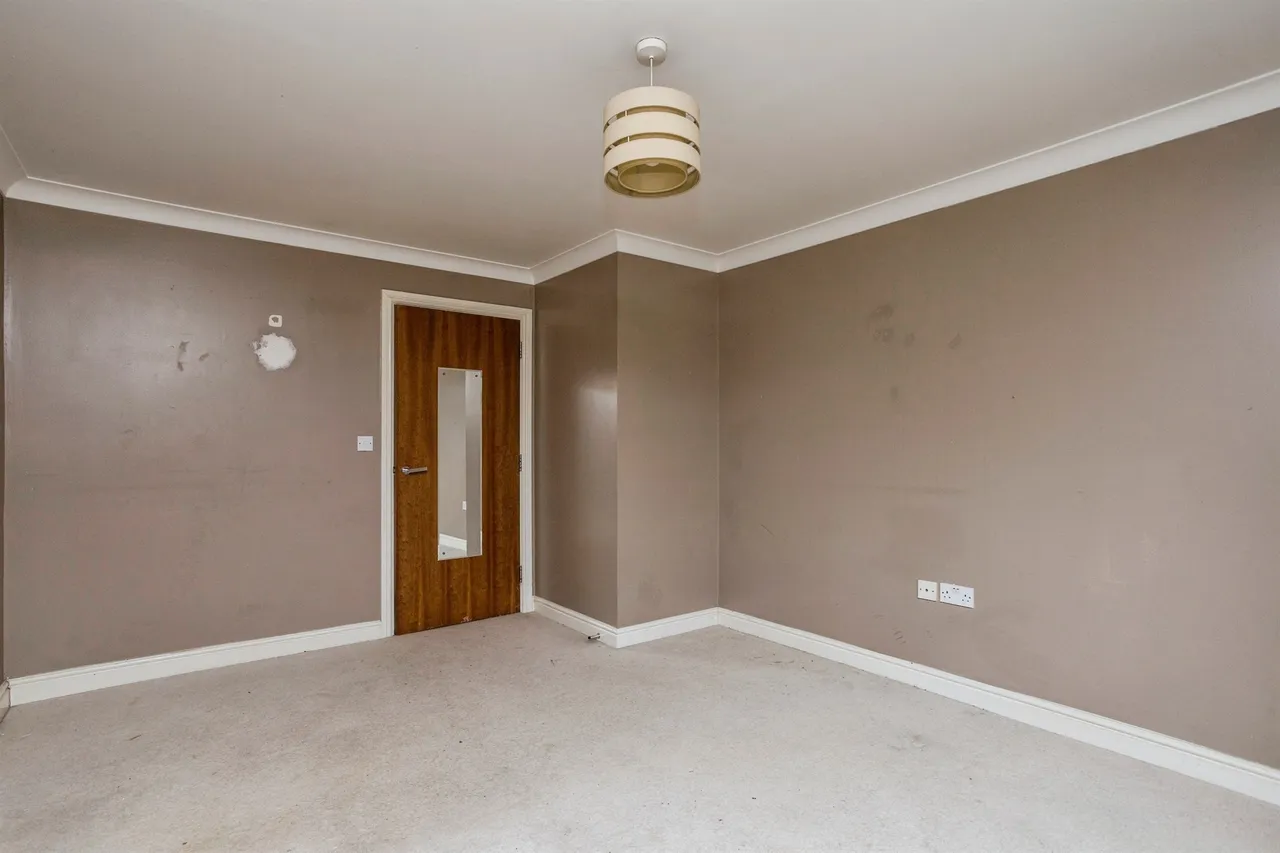 Bedford Road, Horsham, photo 9