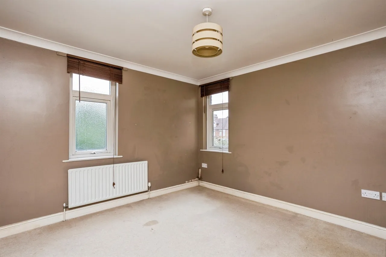 Bedford Road, Horsham, photo 10