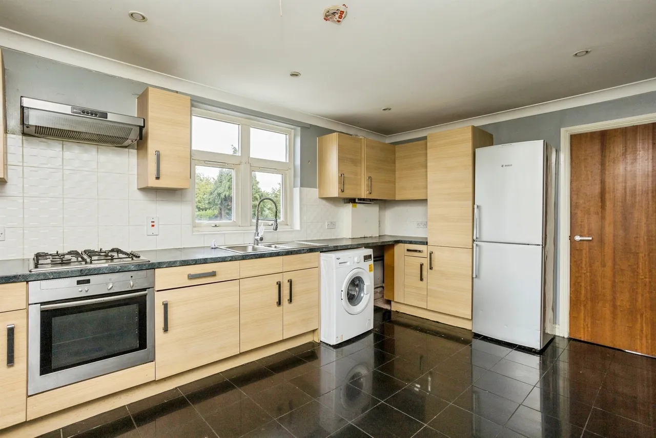 Bedford Road, Horsham, photo 6