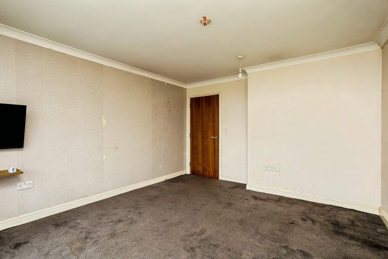 Bedford Road, Horsham, photo 3