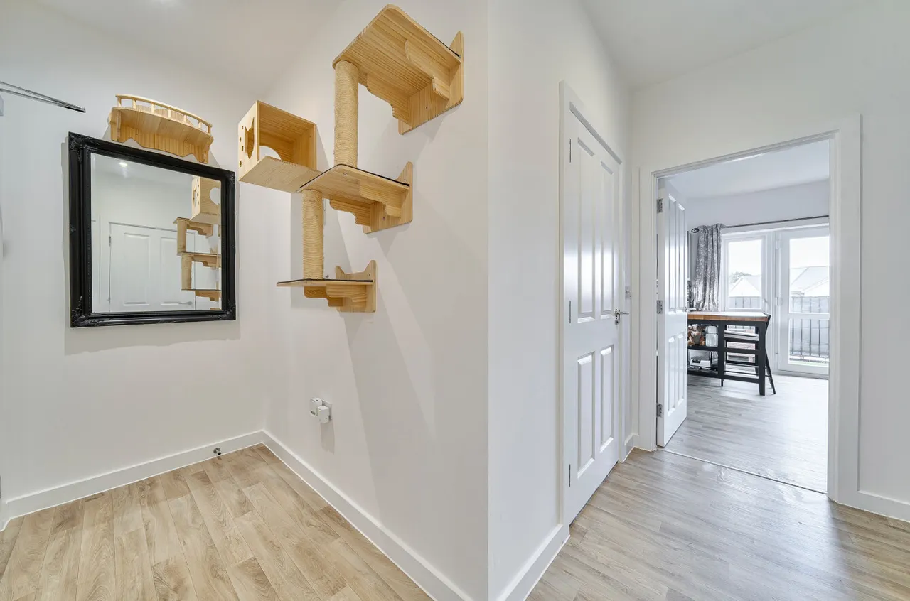 Bell Farm Way, Hersham, KT12, photo 9