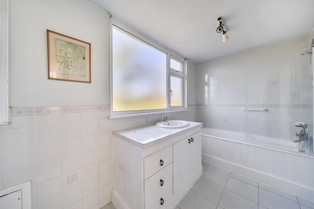 Stewart Close, Fifield, SL6, photo 15