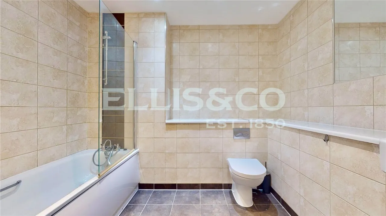 High Road, Wembley, HA9, photo 6