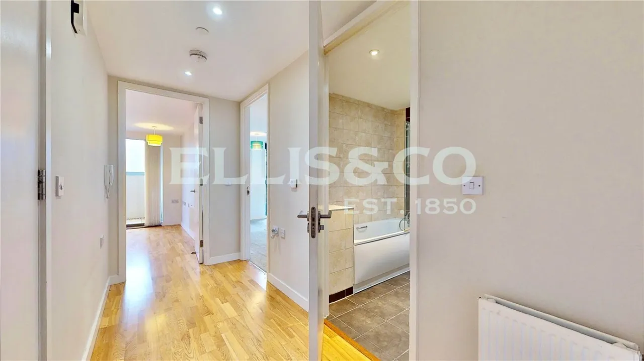 High Road, Wembley, HA9, photo 8