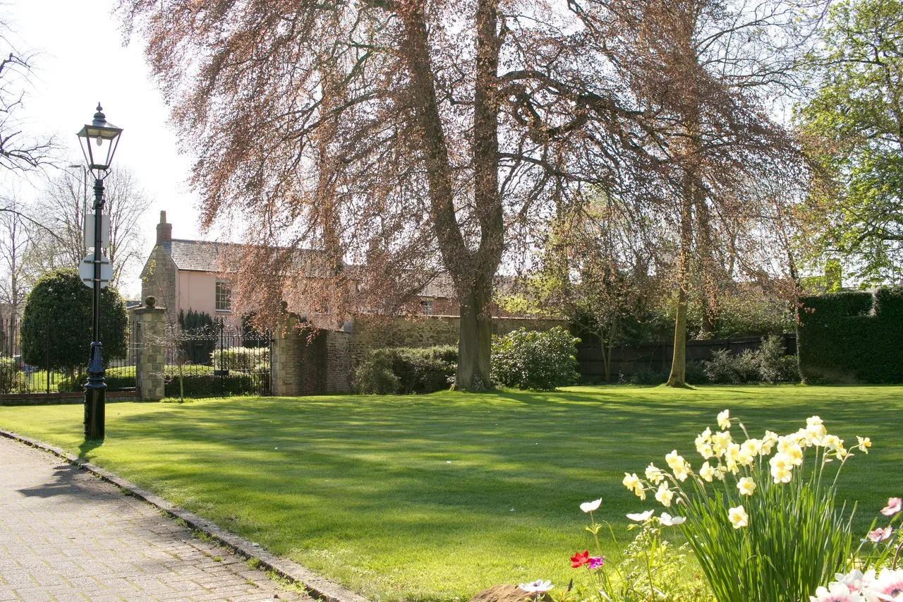 Bicester House, Kings End, photo 23