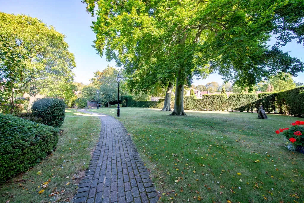 Bicester House, Kings End, photo 20