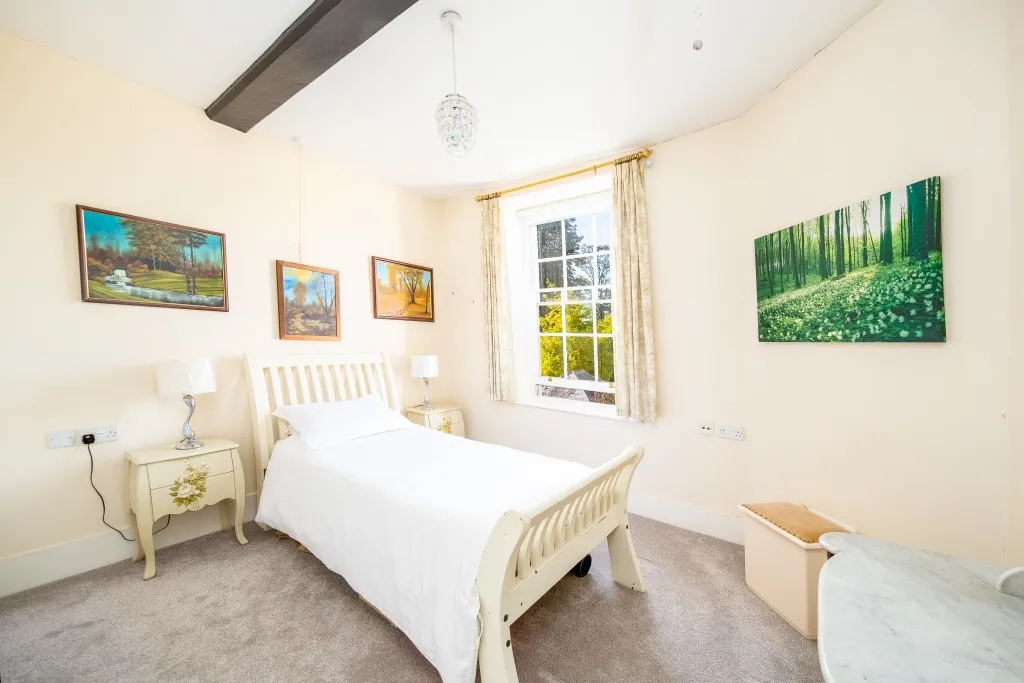 Bicester House, Kings End, photo 13