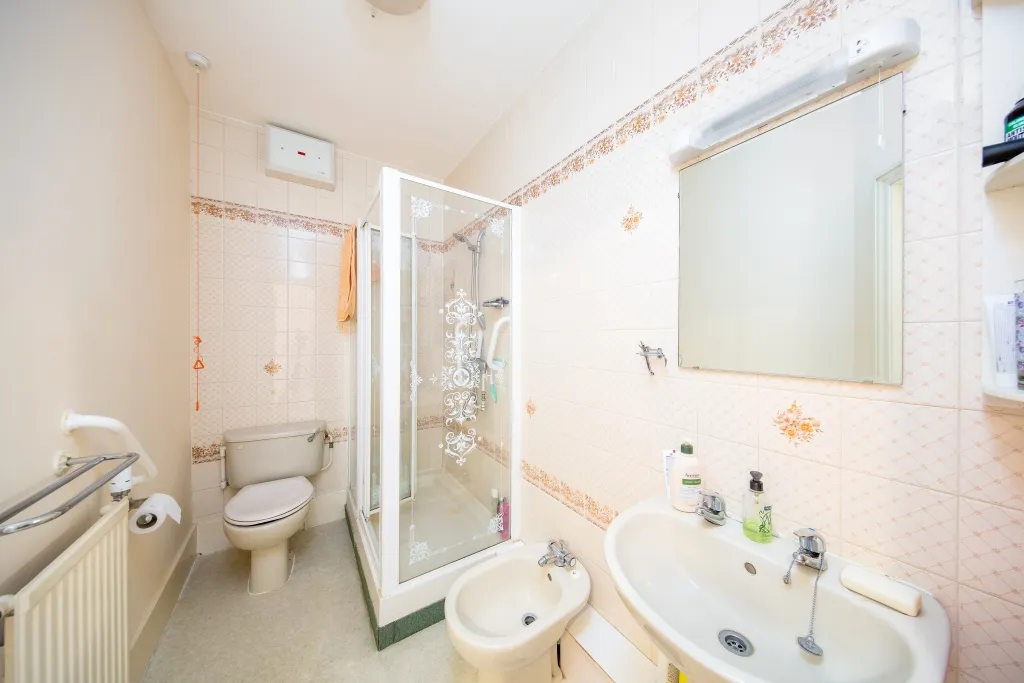 Bicester House, Kings End, photo 12