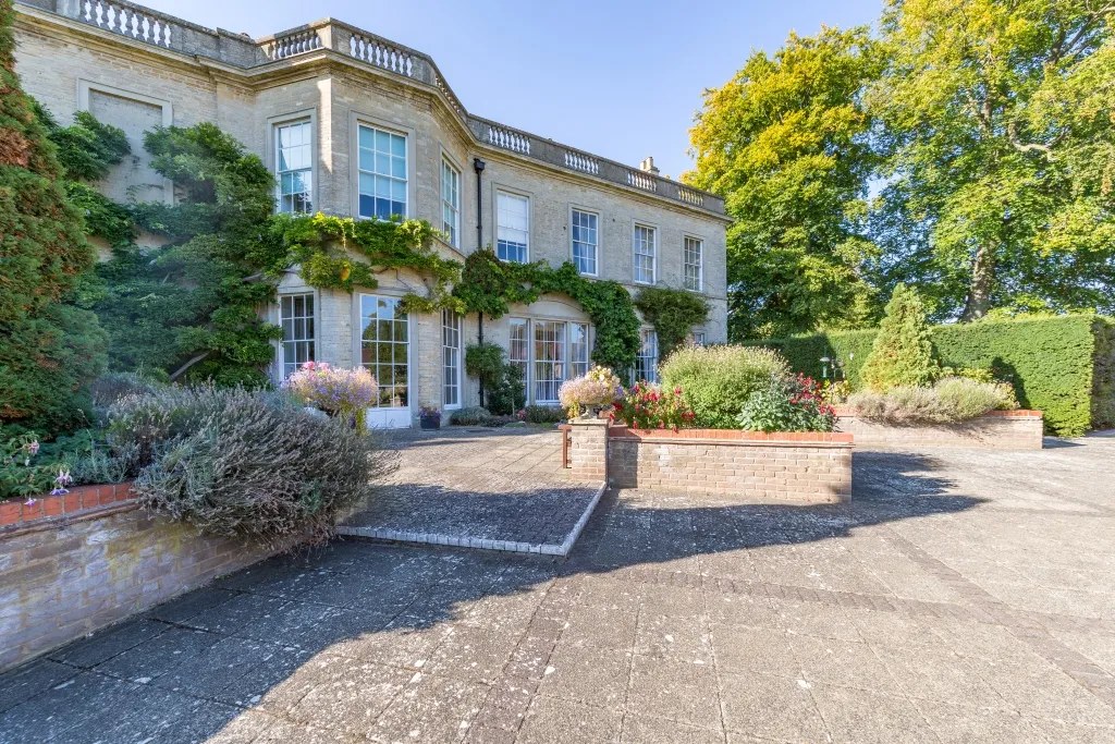 Bicester House, Kings End, photo 18