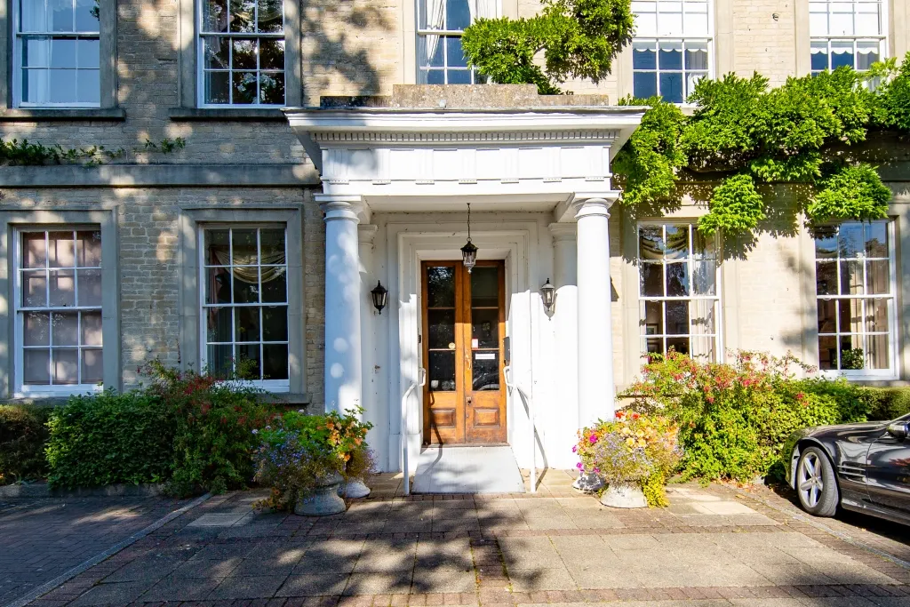 Bicester House, Kings End, photo 4