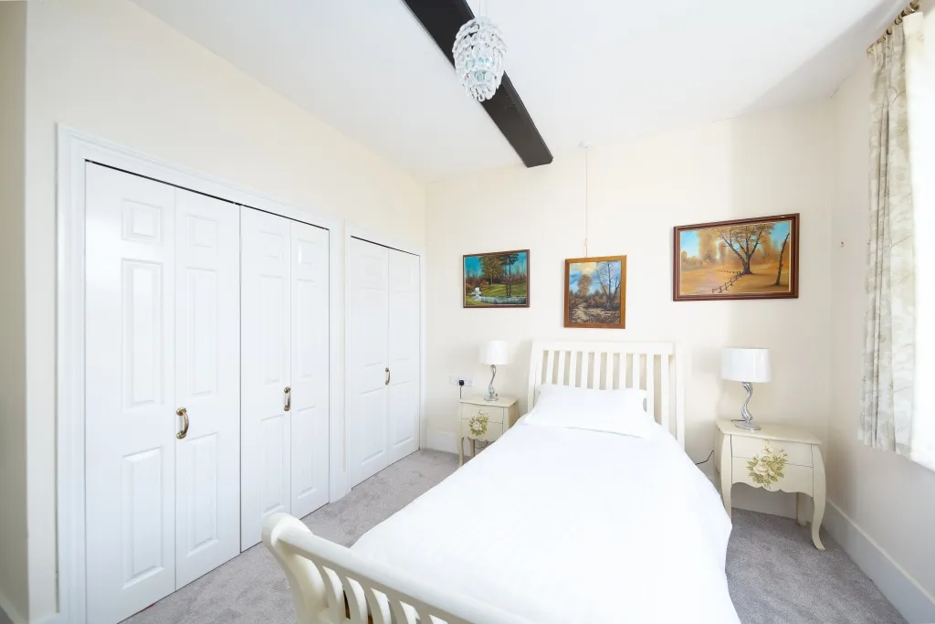 Bicester House, Kings End, photo 14