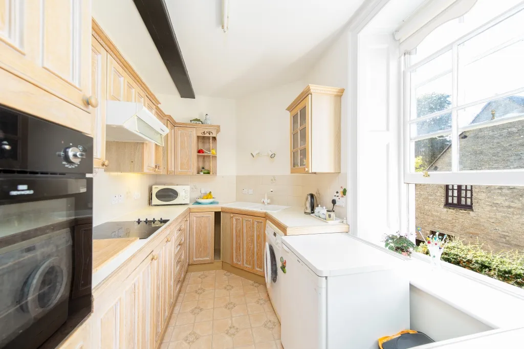 Bicester House, Kings End, photo 11
