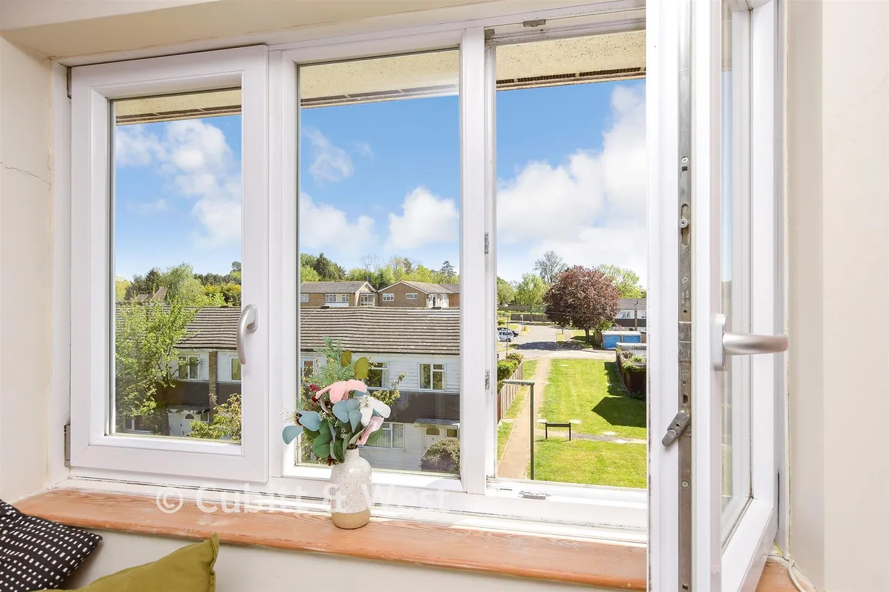Castle Drive, Reigate, RH2, photo 8