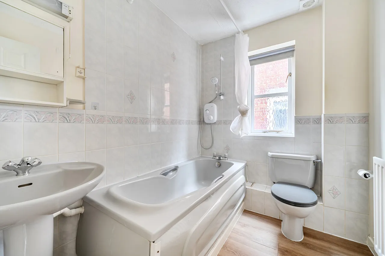 Clovelly Close, Pinner, HA5, photo 9
