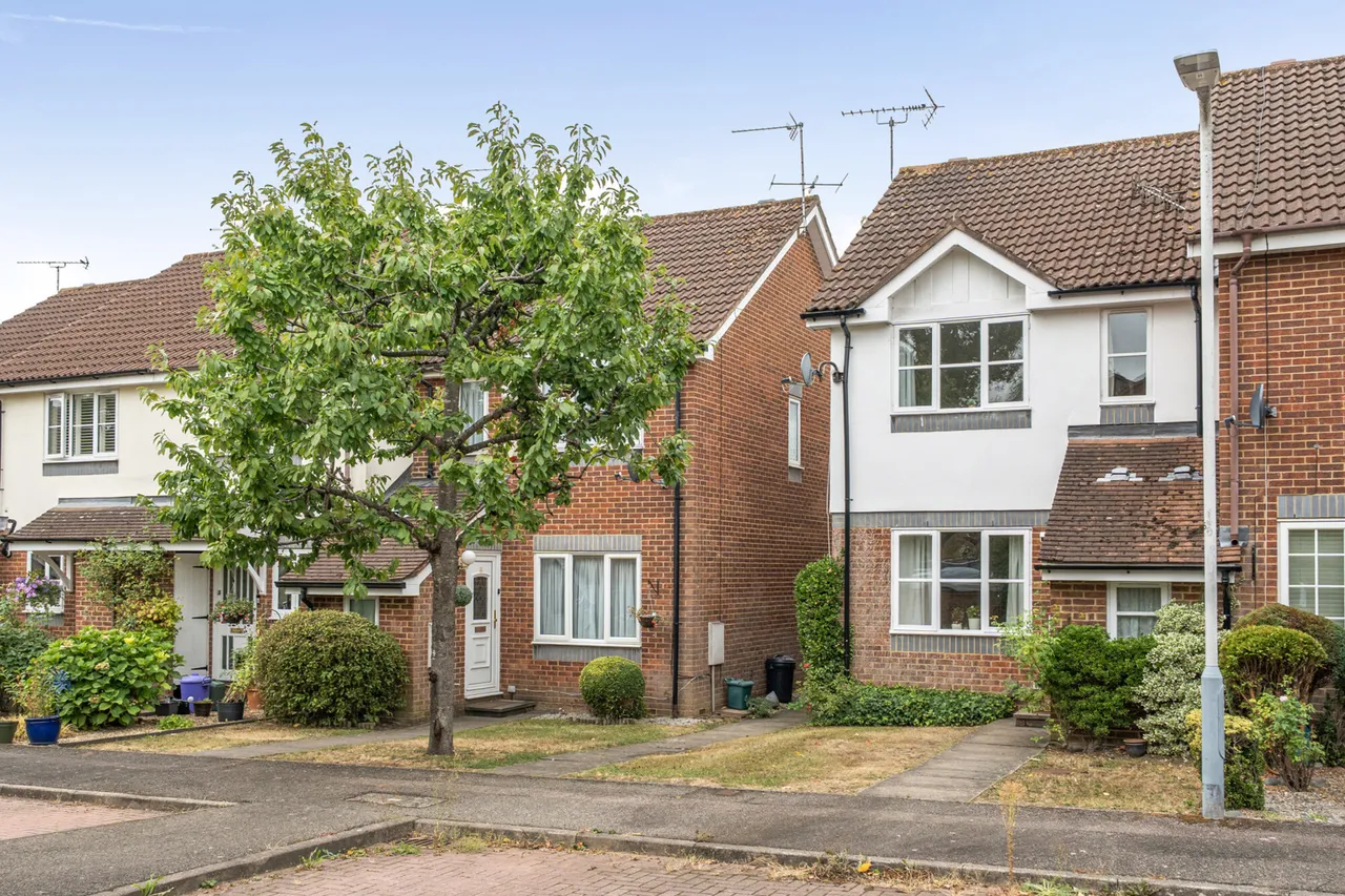 Clovelly Close, Pinner, HA5, photo 13