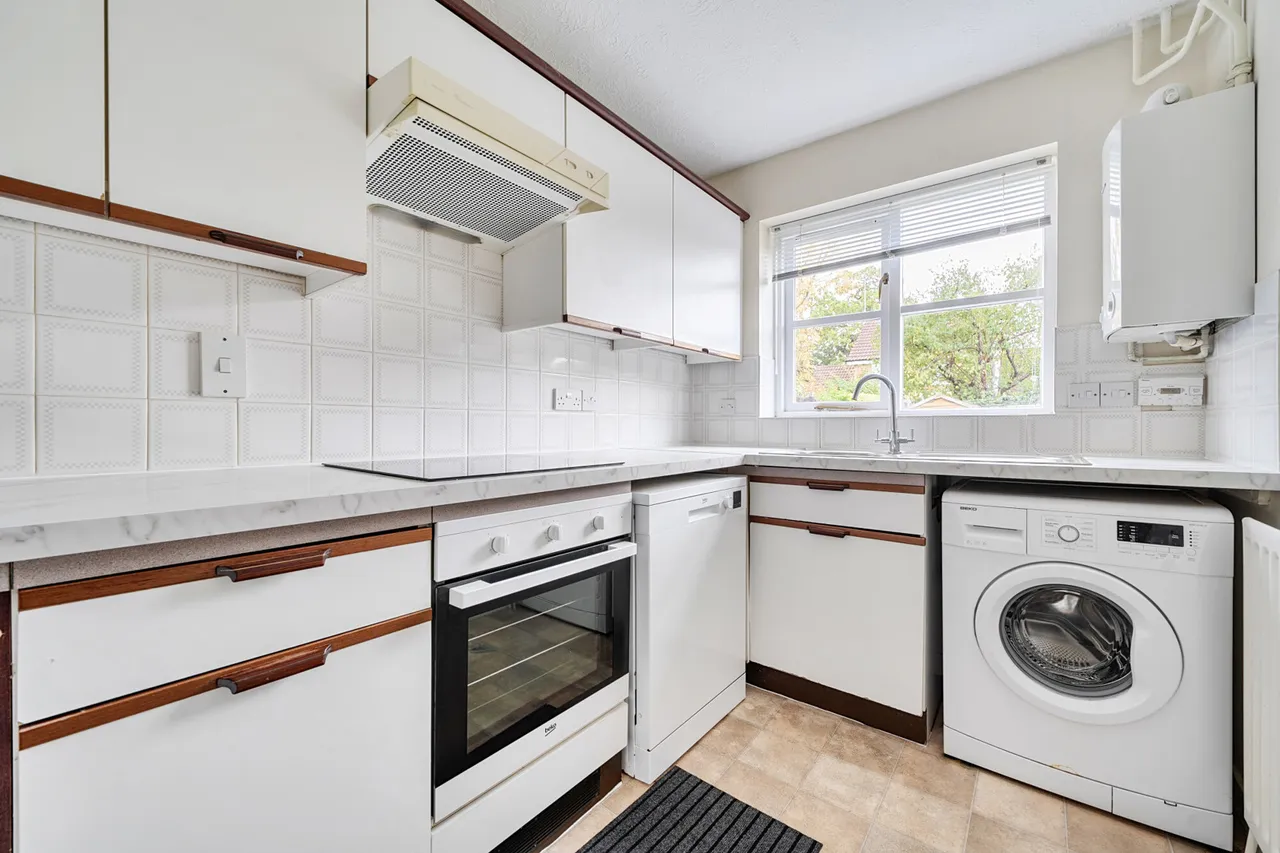 Clovelly Close, Pinner, HA5, photo 11