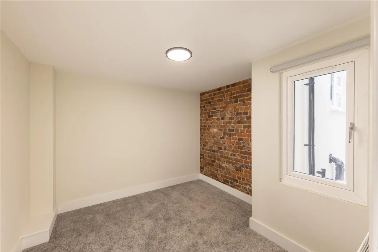 South Street, Dorking, RH4, photo 7