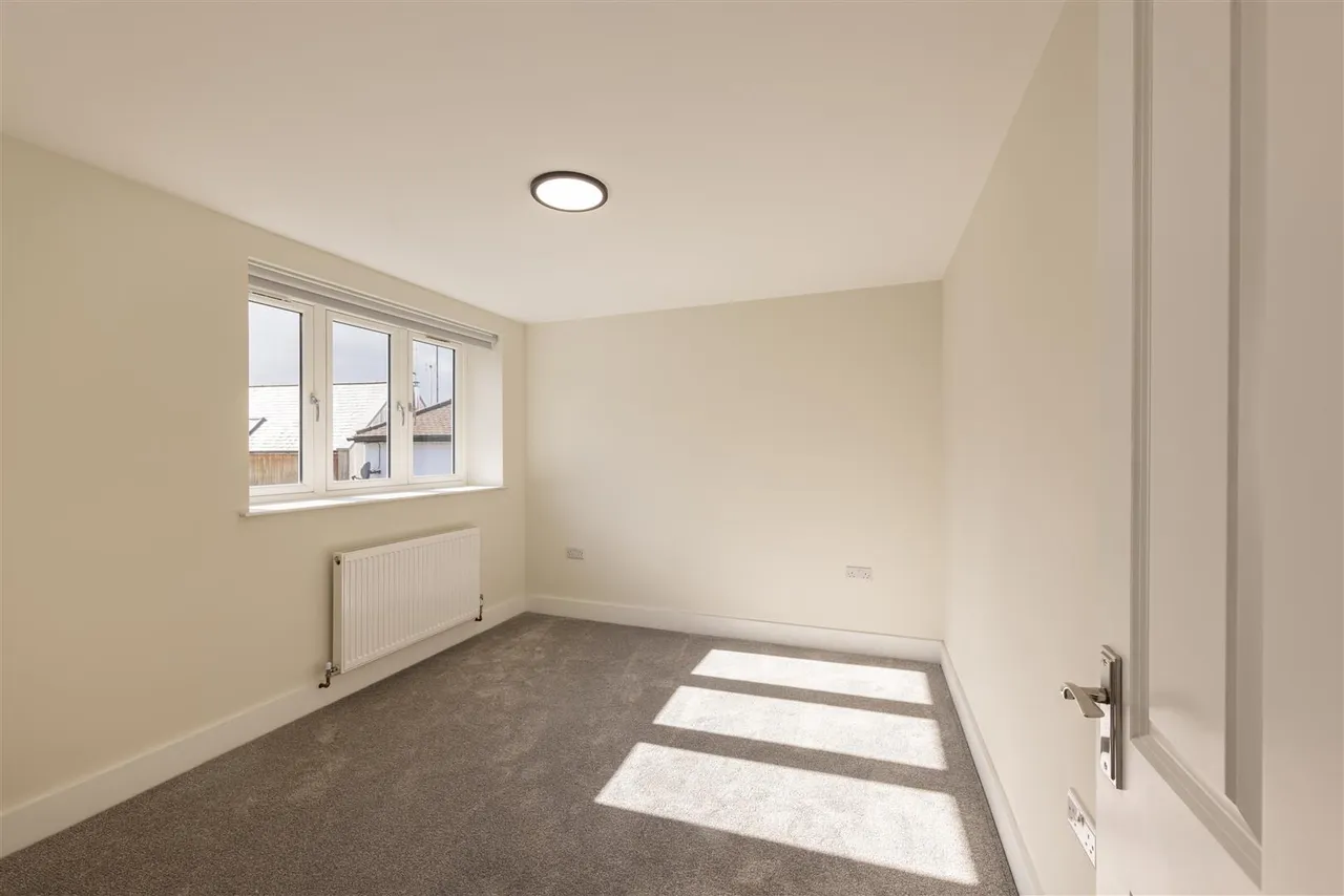 South Street, Dorking, RH4, photo 5