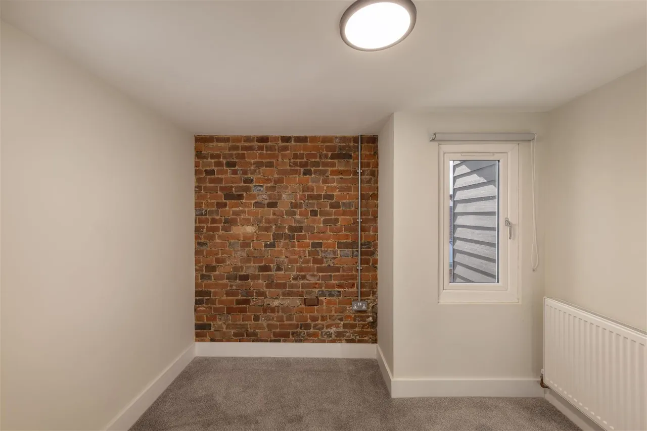 South Street, Dorking, RH4, photo 2