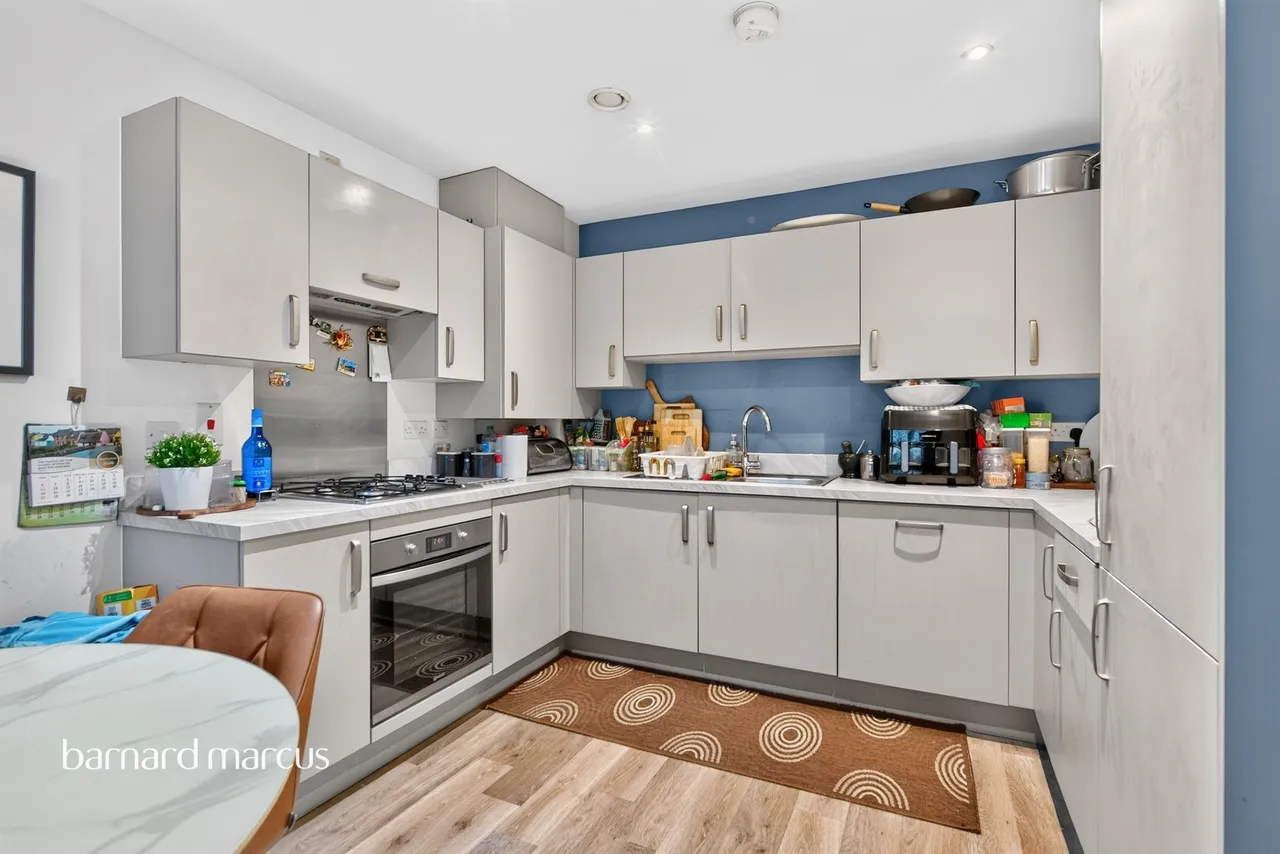 Montagu Crescent, Redhill, RH1, photo 5