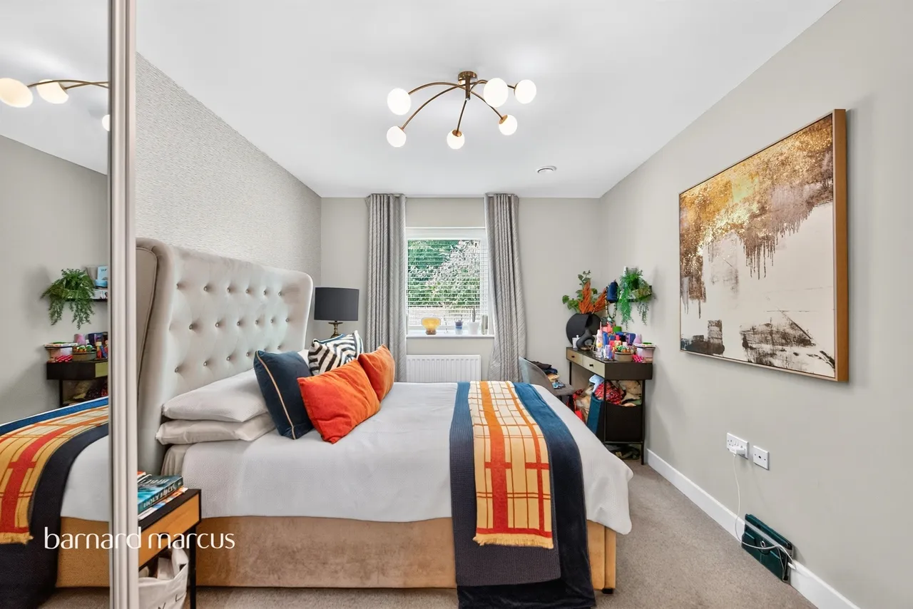Montagu Crescent, Redhill, RH1, photo 9