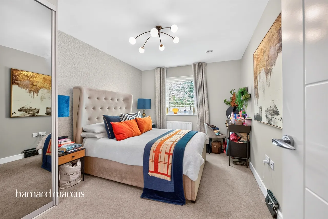 Montagu Crescent, Redhill, RH1, photo 7