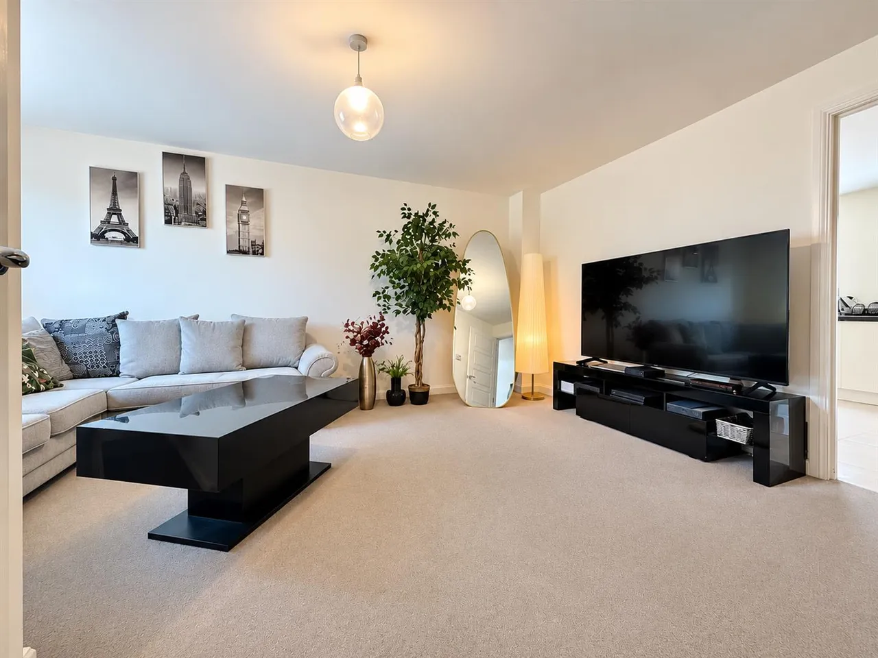 Cornelius Crescent, Fairfields, photo 5