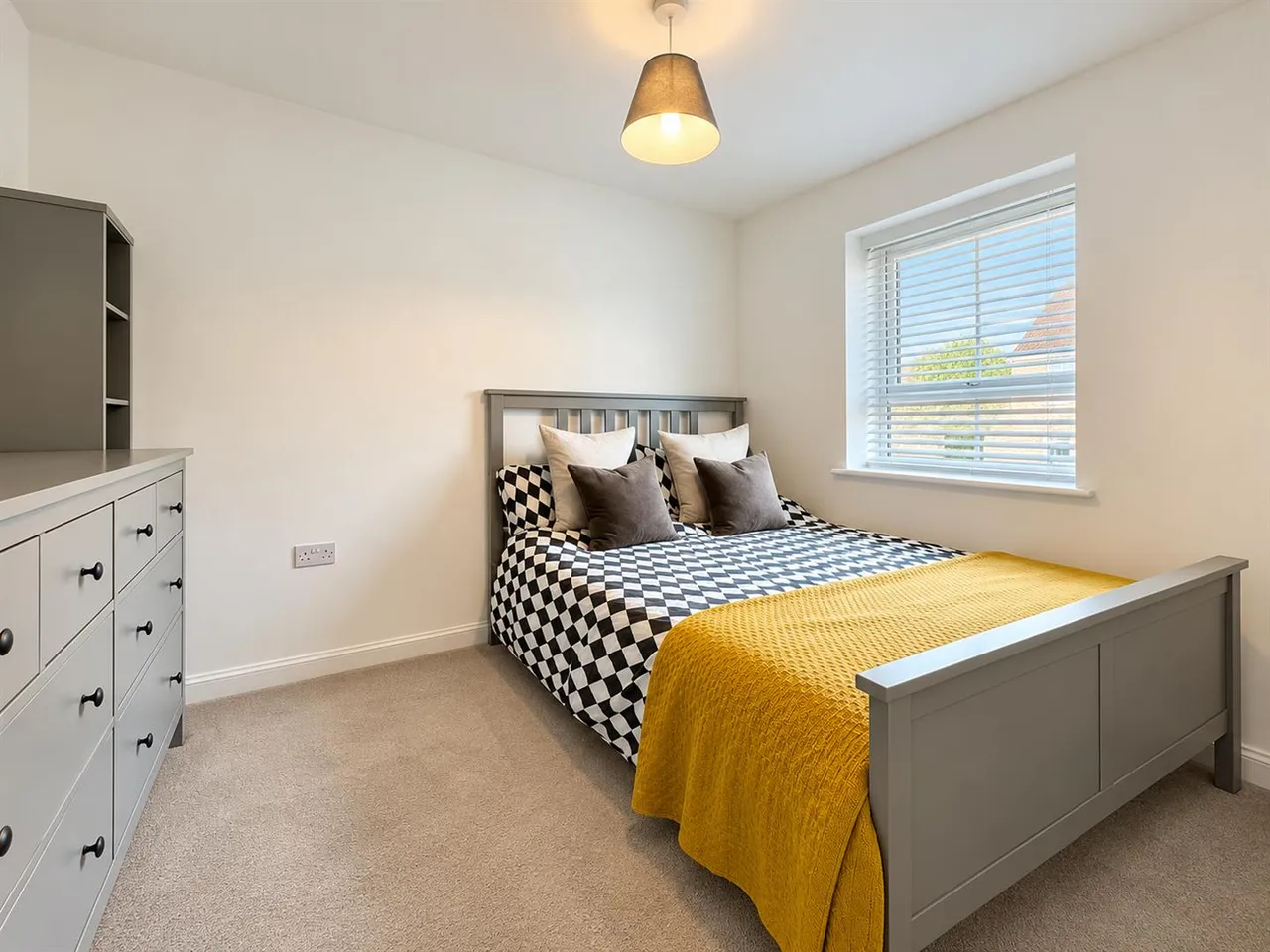 Cornelius Crescent, Fairfields, photo 10