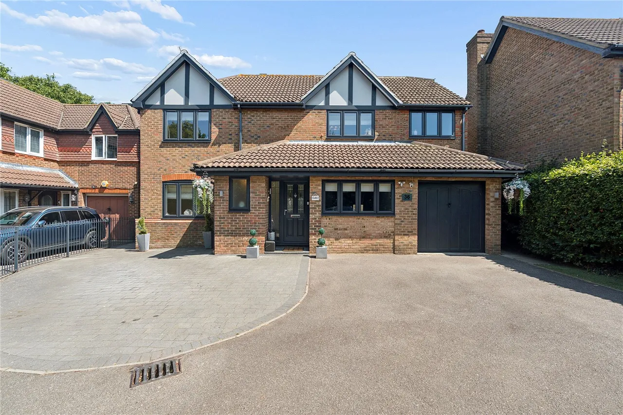 Brandon Close, Chafford Hundred, Grays, Essex, RM16, photo 24