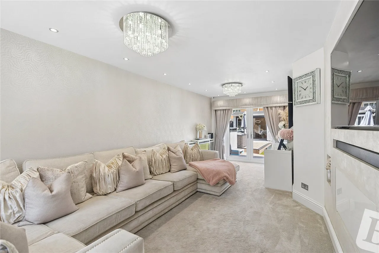 Brandon Close, Chafford Hundred, Grays, Essex, RM16, photo 6
