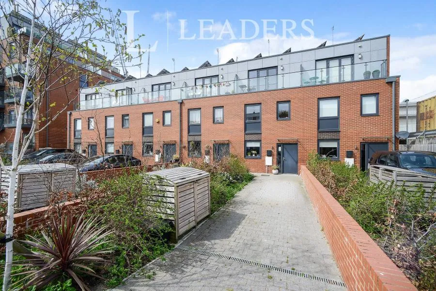 3 bed house to rent, Goldstone Lane, Hove, BN3